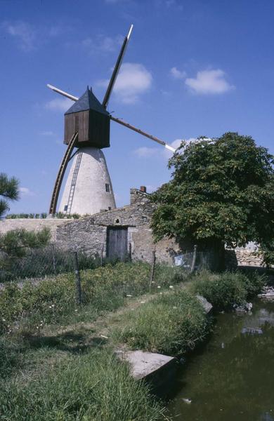 Moulin cavier et maisons