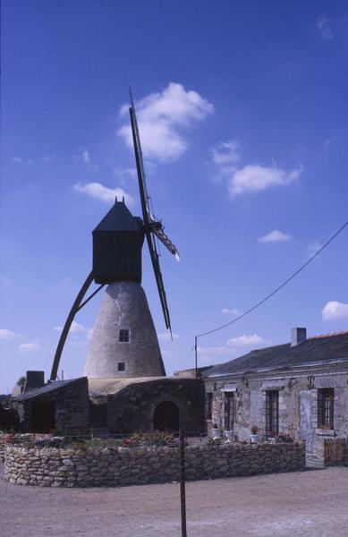 Moulin cavier et maisons