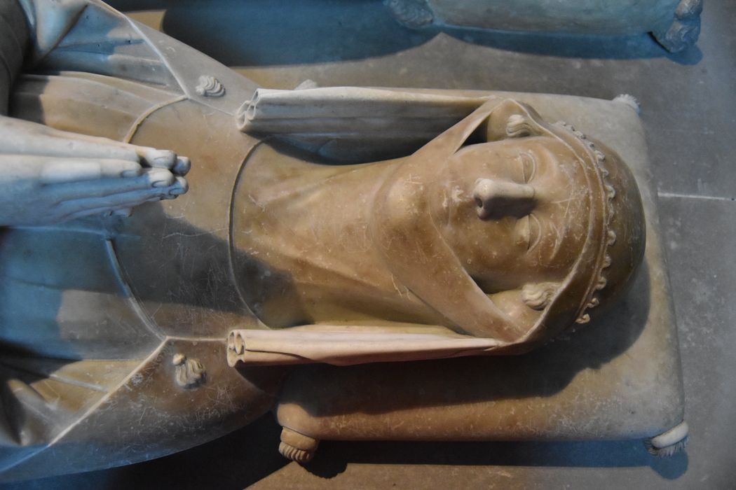 statue (gisant) : Marguerite d'Artois, épouse de Louis de France, comte d'Evreux, détail - © Ministère de la Culture (France), Médiathèque du patrimoine et de la photographie, diffusion GrandPalaisRmn Photo