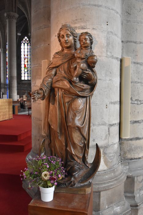 Statue : Vierge à l’Enfant