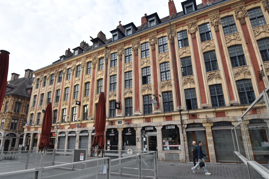 vue partielle des façades sur rues