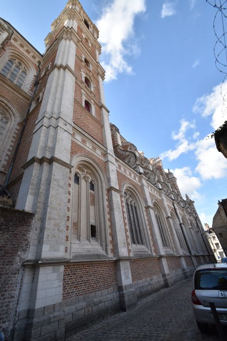 Façade latérale nord de la chapelle