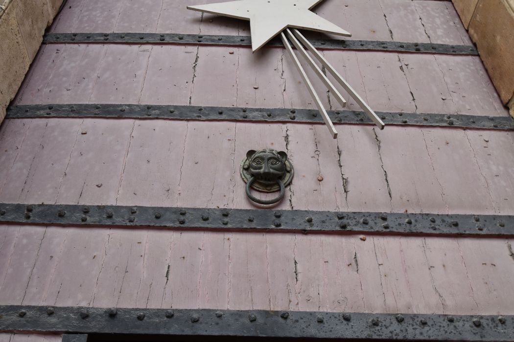 vantaux du portail du transept sud, détail du heurtoir - © Ministère de la Culture (France), Médiathèque du patrimoine et de la photographie, diffusion GrandPalaisRmn Photo