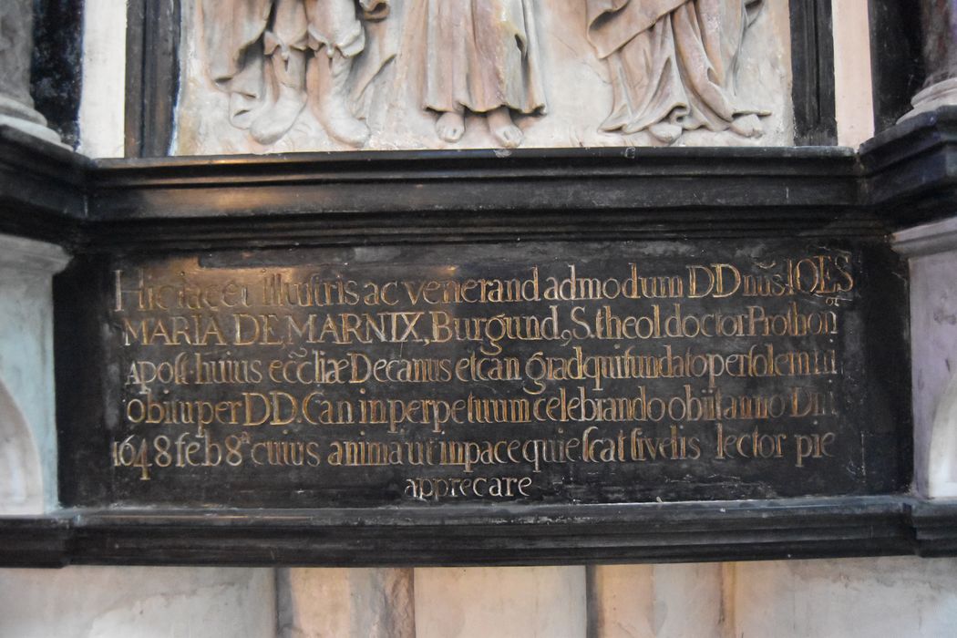 monument funéraire de Jean-Marie de Marnix : Sainte Famille et Trinité (bas-relief), détail de l'inscription - © Ministère de la Culture (France), Médiathèque du patrimoine et de la photographie, diffusion GrandPalaisRmn Photo