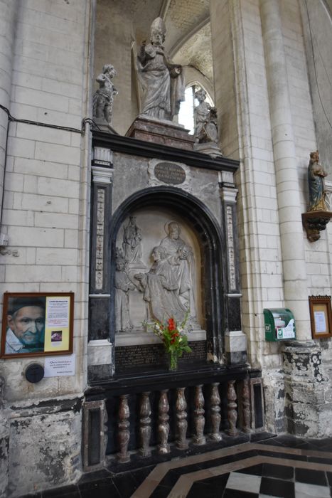 clôture de la 6e chapelle sud (Saint-Omer), monument funéraire - © Ministère de la Culture (France), Médiathèque du patrimoine et de la photographie, diffusion GrandPalaisRmn Photo