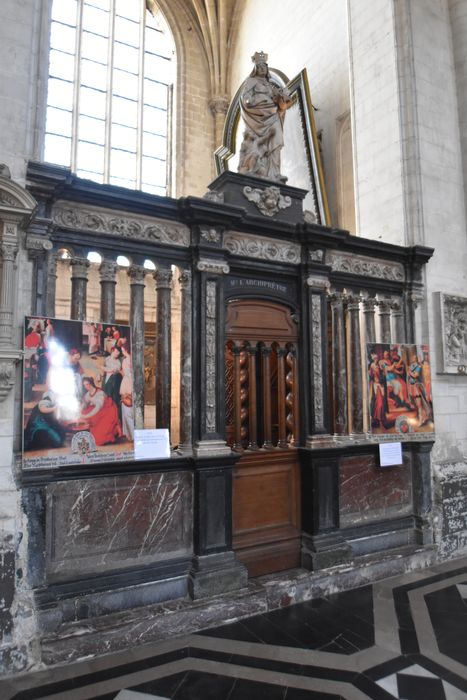 clôture de la 5e chapelle sud (Sainte-Aldegonde), statue : sainte Elisabeth - © Ministère de la Culture (France), Médiathèque du patrimoine et de la photographie, diffusion GrandPalaisRmn Photo