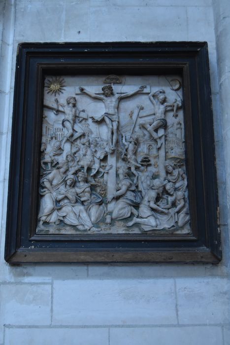 bas-relief : Crucifixion (la)