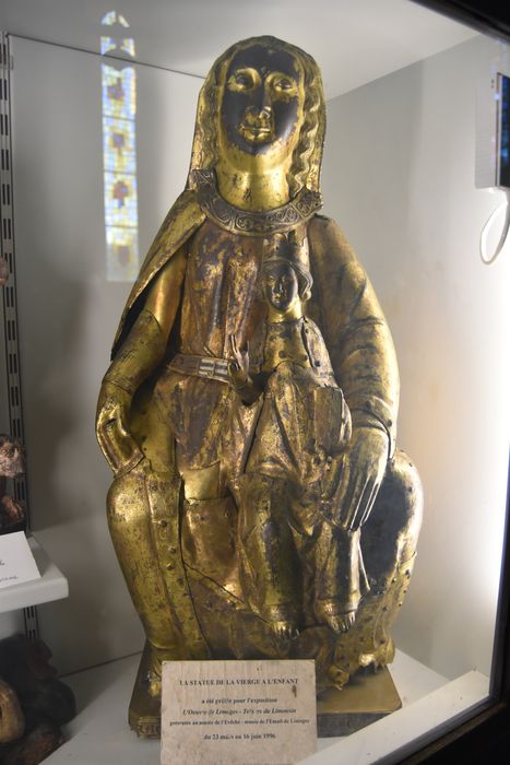 Statue : Vierge à l'Enfant assise