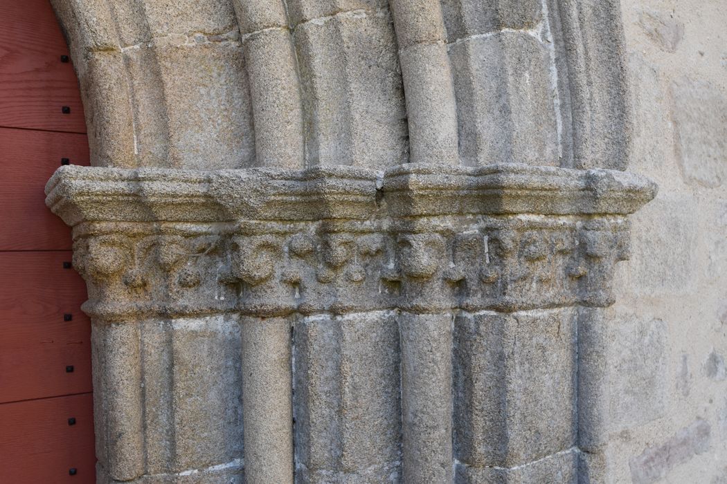 portail nord, détail des chapiteaux sculptés de droite