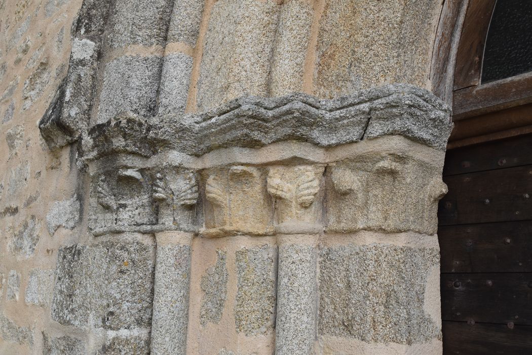 portail ouest, détail des chapiteaux sculptés