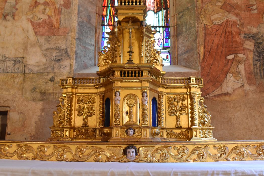 Autel (maître-autel), son degré et son gradin, tabernacle et exposition