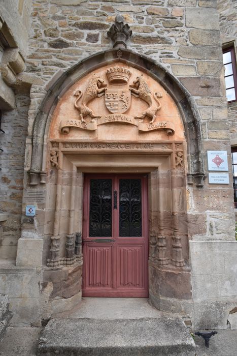 porte d'accès à la tourelle d'escalier