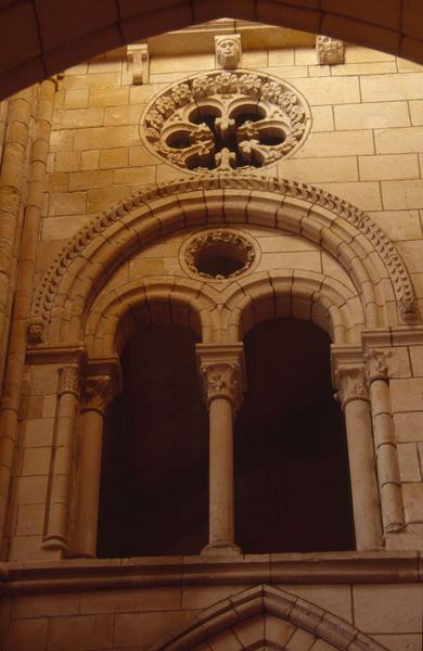 Intérieur : arcades du triforium