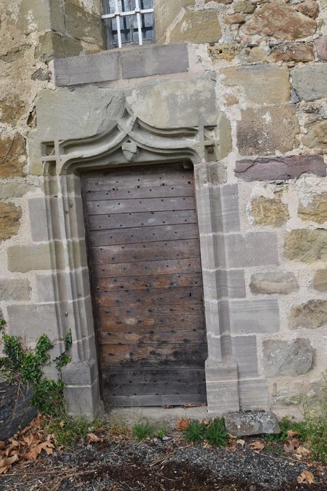 façade sud, porte d'accès