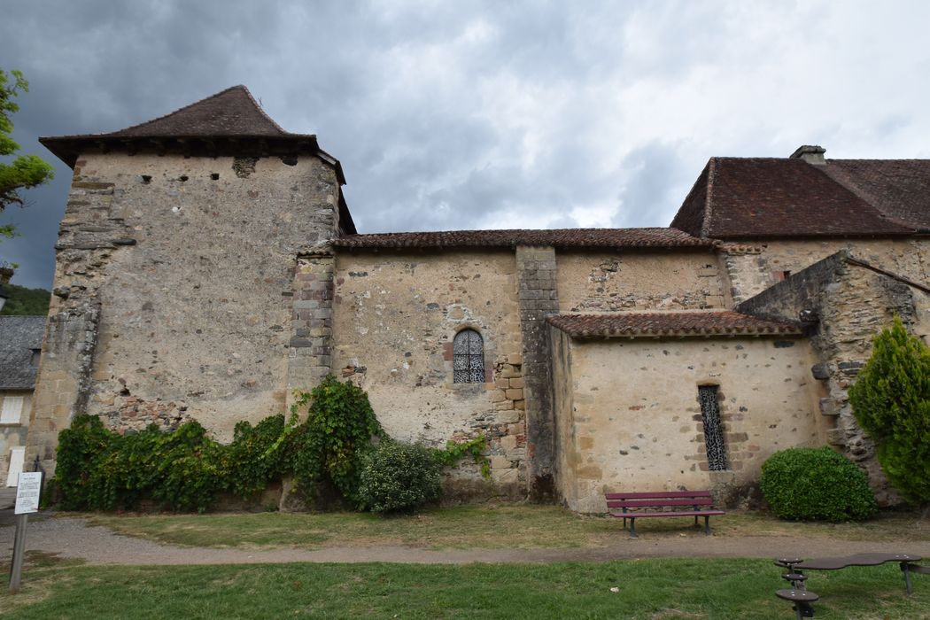 façade latérale sud, vue partielle