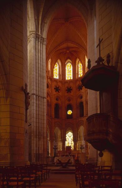 Intérieur : le choeur