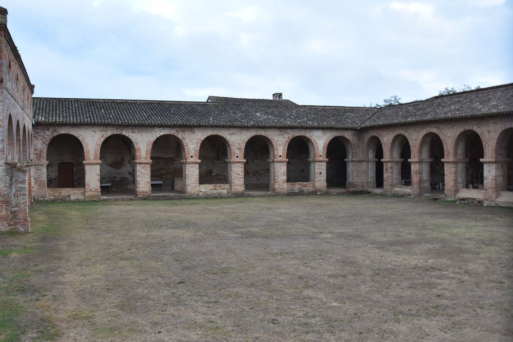 cloître, galeries ouest et nord