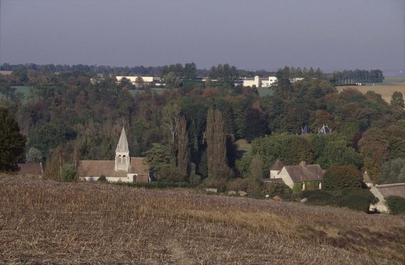 Vue éloignée sur le clocher