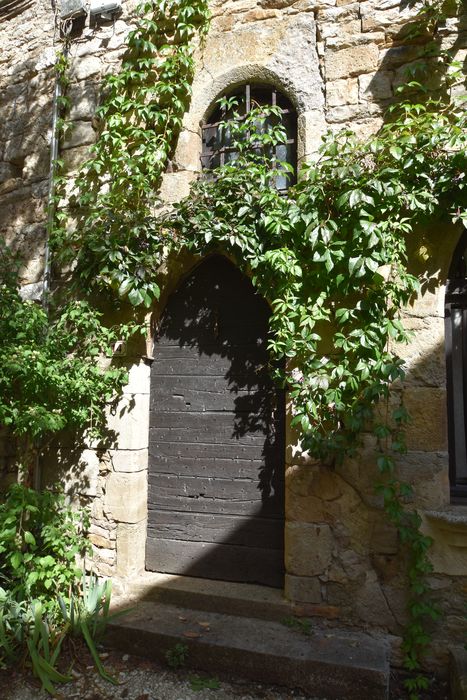 porte d’accès sur rue