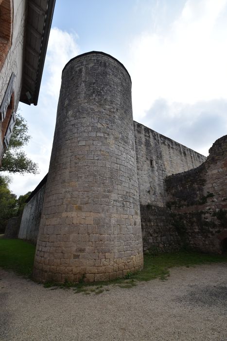 tour d’angle nord-ouest