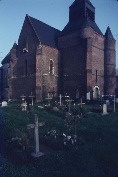 Ensemble est et croix de cimetière