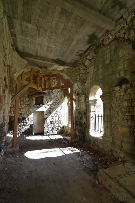 vestiges de l’ancien cloître, galerie nord