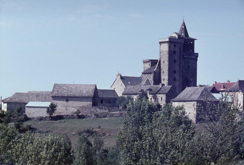 L'église au milieu du village