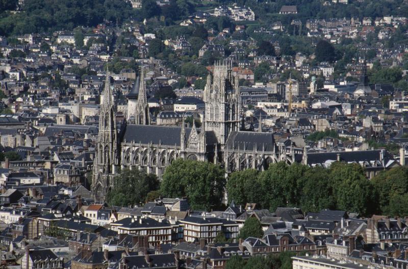 Vue générale de la ville prise de la côte Sainte-Catherine, ensemble sud de la cathédrale