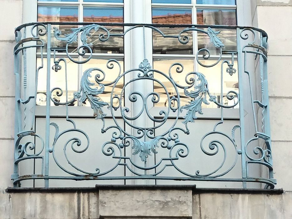 façade sur rue, détail d’un garde-corps