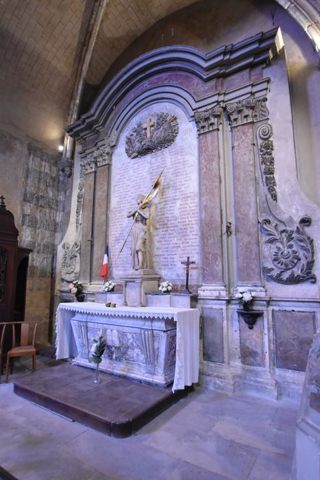 autel de Jeanne-d'Arc et retable