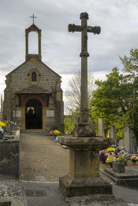 vue générale de la croix dans son environnement