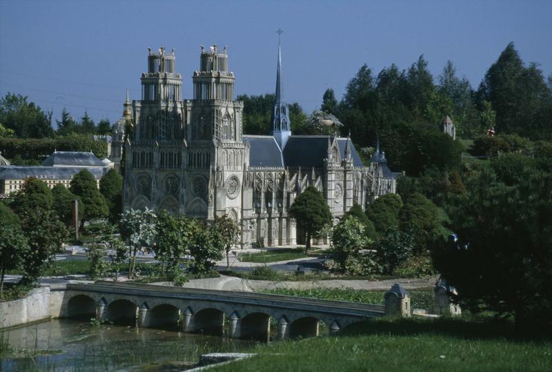 Maquette de la cathédrale se trouvant à France miniature