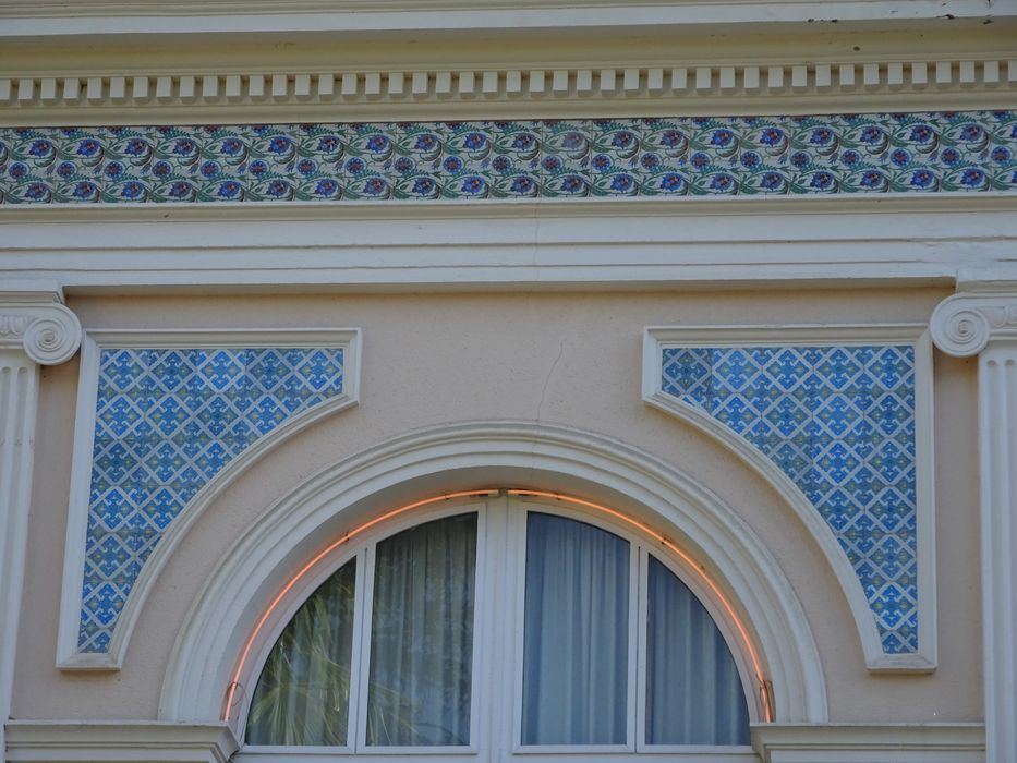 façade nord, détail décoratif