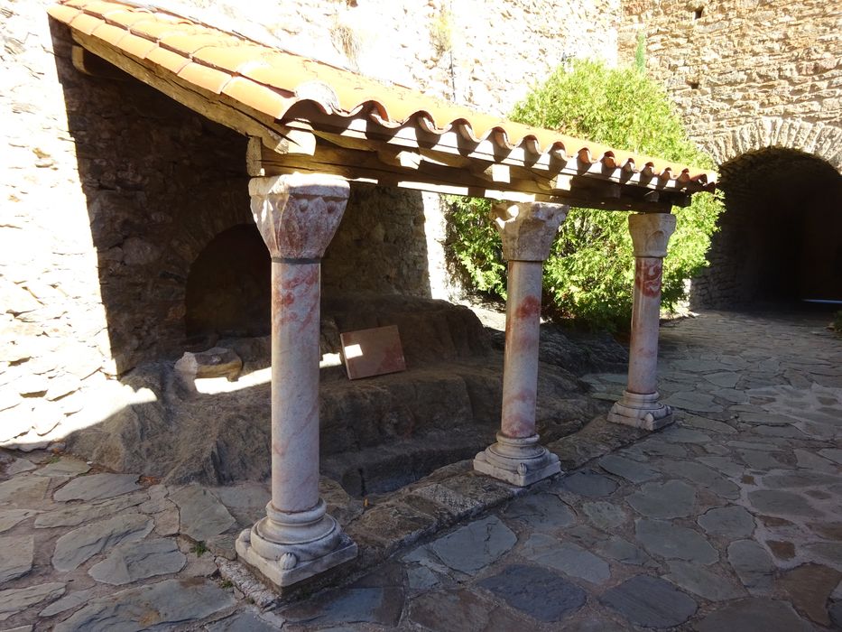 Monument funéraire du comte Guifred et de la comtesse Elisabeth, sa femme