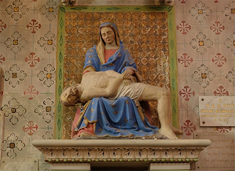Statue : Vierge de pitié