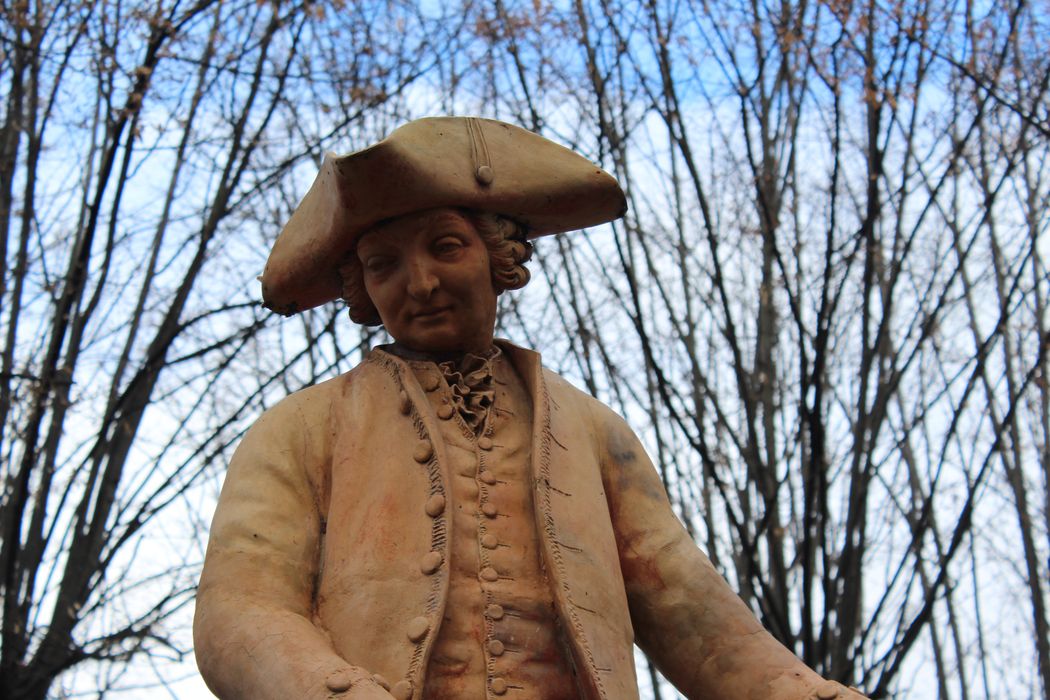 statue : Gabriel Mercier, vue partielle