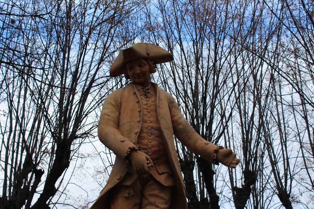 statue : Gabriel Mercier, vue partielle