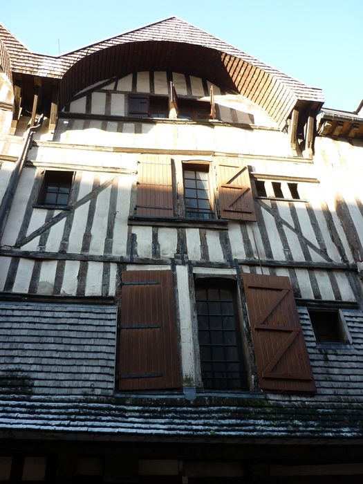 façade du n°2 sur la rue Champeaux 