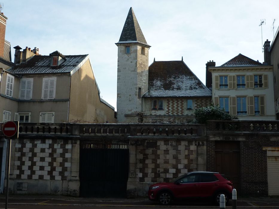 façade postérieure sur la rue Lebocey