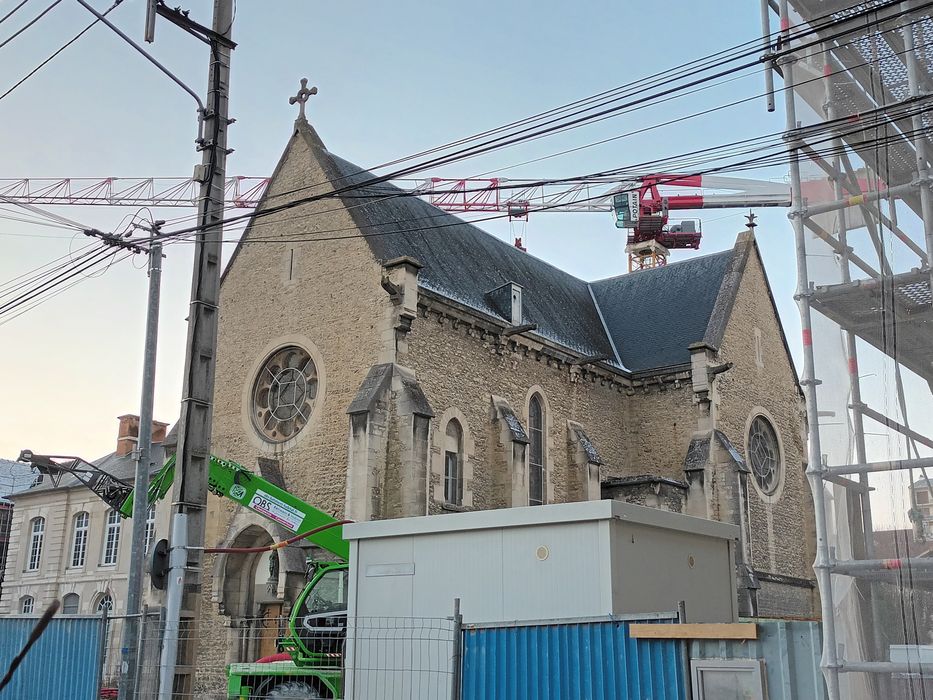 chapelle, vue partielle des façades