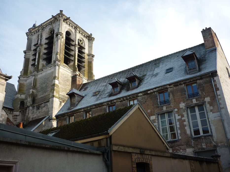 Eglise de la Madeleine et ancien cimetière