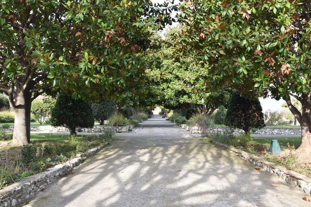 ancien jardin, vue partielle