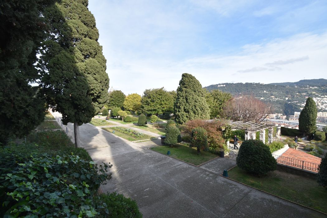 ancien jardin, vue partielle