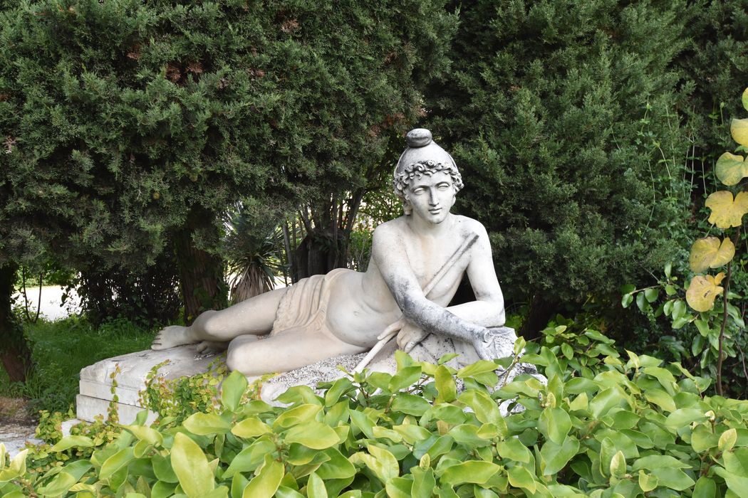 parc, détail d’une statue