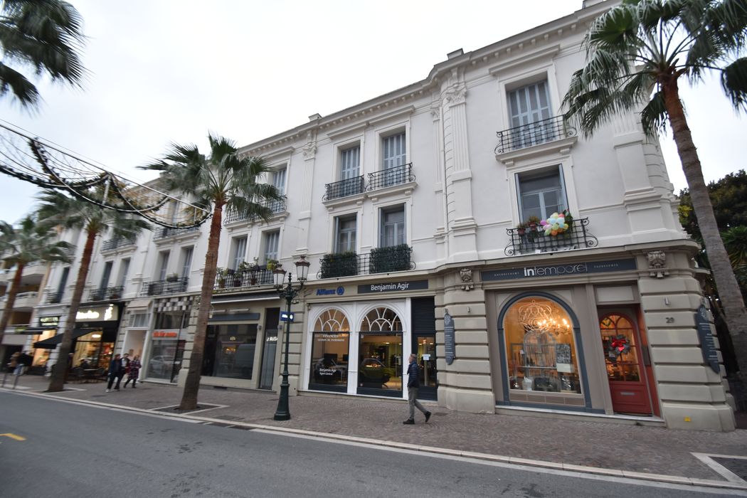 ancienne annexe de l'hôtel, façade sur rue