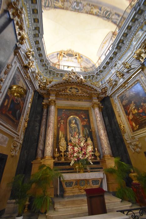 retable de la chapelle de la Vierge, tableau : Saint Rosalie et saint Roch, statue : l'Immaculée Conception dite l'Assomption