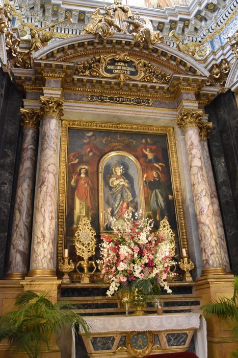 retable de la chapelle de la Vierge, tableau : Saint Rosalie et saint Roch, statue : l'Immaculée Conception dite l'Assomption - © Ministère de la Culture (France), Médiathèque du patrimoine et de la photographie, diffusion GrandPalaisRmn Photo