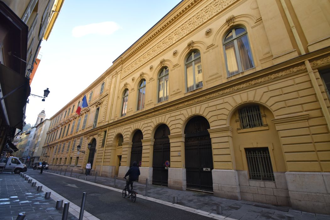 façade sur la rue de la Préfecture