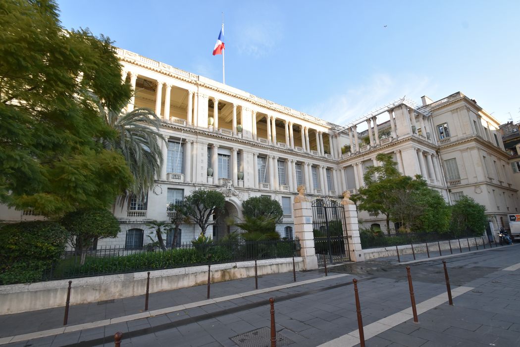 façade sud sur le rue Alexandre Mari