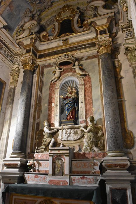 retable de la Vierge-du-Rosaire, statue : Vierge à l'Enfant, hauts-reliefs : Anges